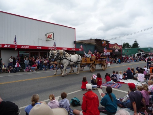 Parade July 4th Horse and cart