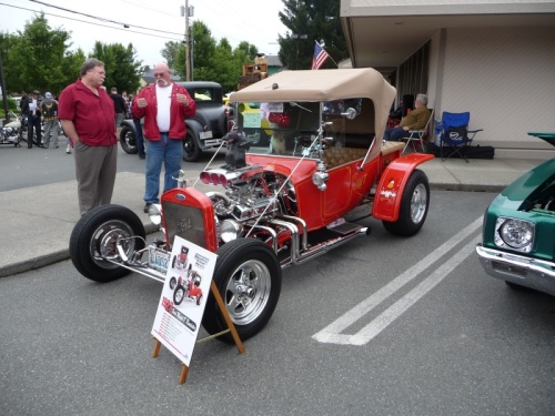 Red car July 4th